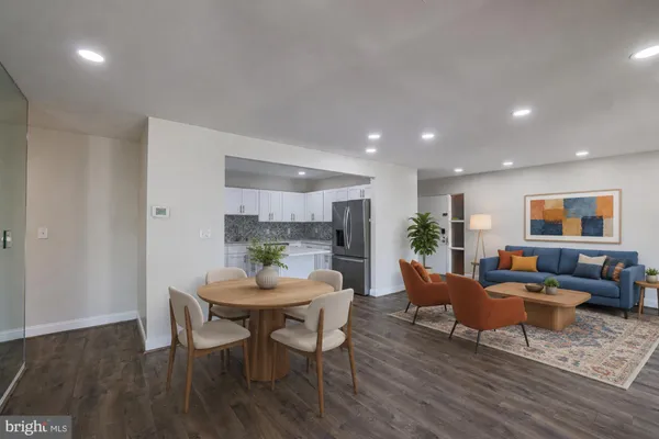 1 STONEHENGE CIR 9
