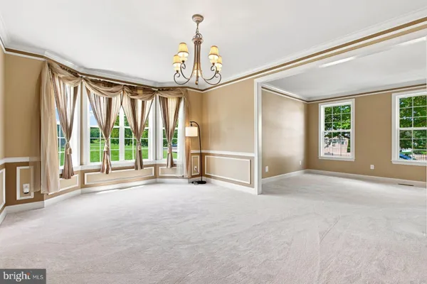 4 HARTFELD RD