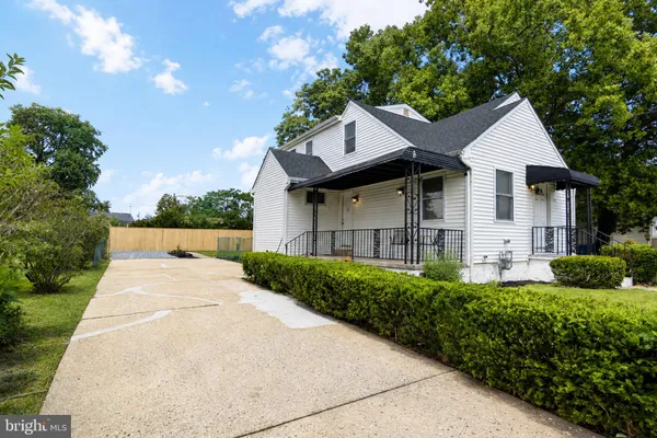 211 NEW ST