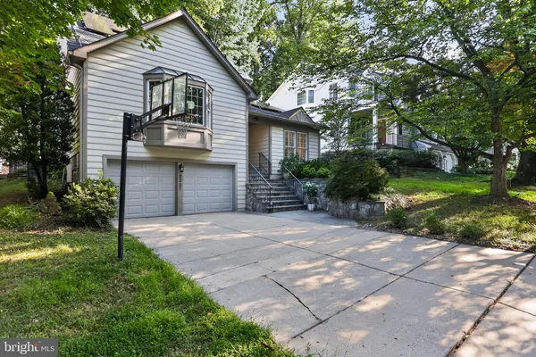 2327 ASHBORO DR