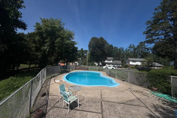 975 SPRING VIEW DR