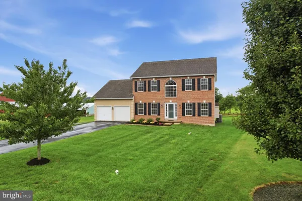 318 ELMWOOD LN