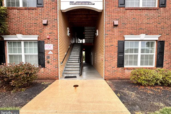 618 STRASSLE WAY