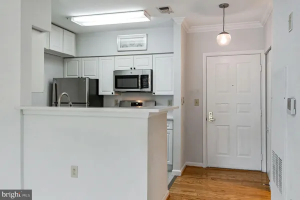 12913 ALTON SQ 320