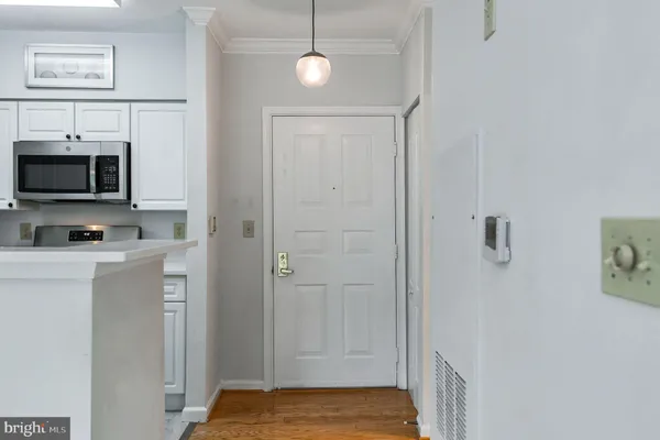 12913 ALTON SQ 320