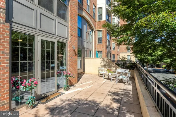 485 HARBOR SIDE ST 204