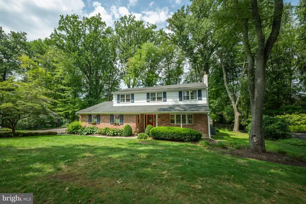 1019 LAFAYETTE DR