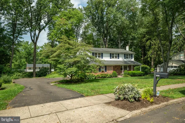 1019 LAFAYETTE DR