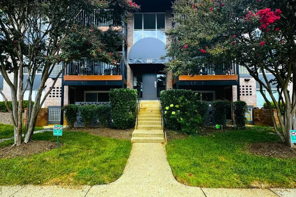 202 PARK TERRACE CT 21