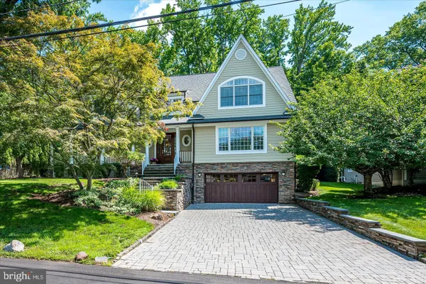 4 EDGEWOOD RD