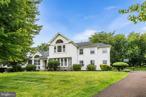 204 SOMERSET CIR
