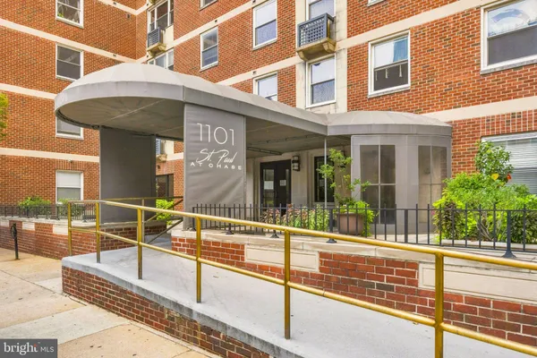 1101 SAINT PAUL ST 1809