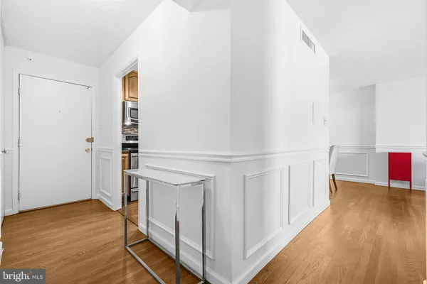 1101 SAINT PAUL ST 1809