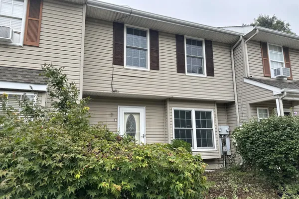 21 GRANT LN