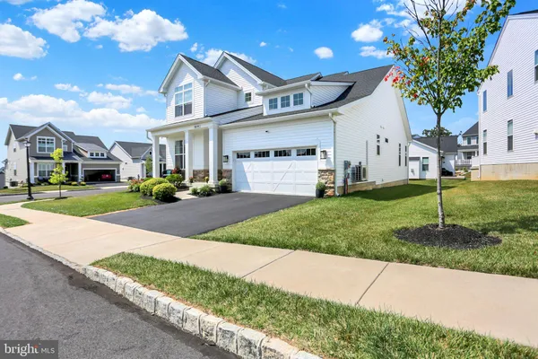 1814 STANG DR
