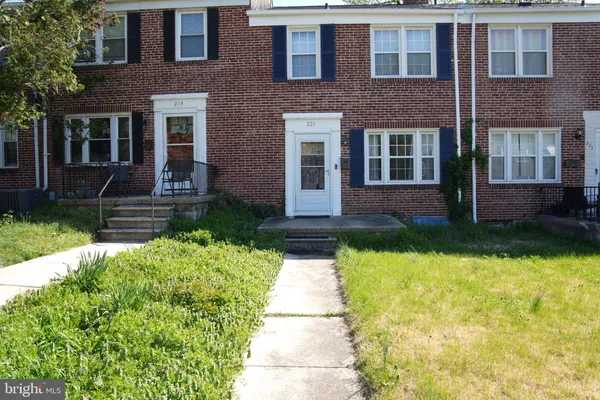 221 MEDWICK GARTH E
