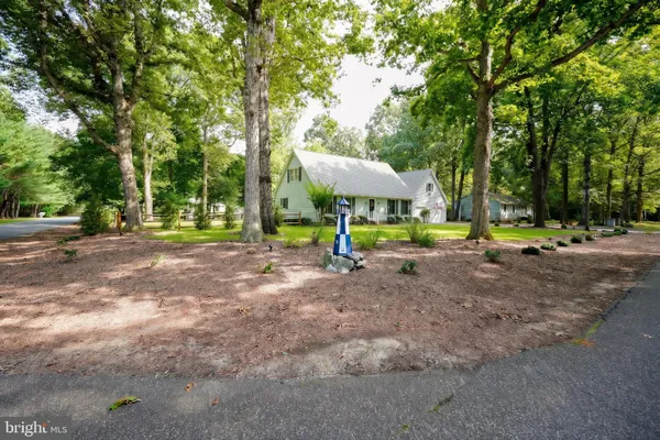 101 OAK LN