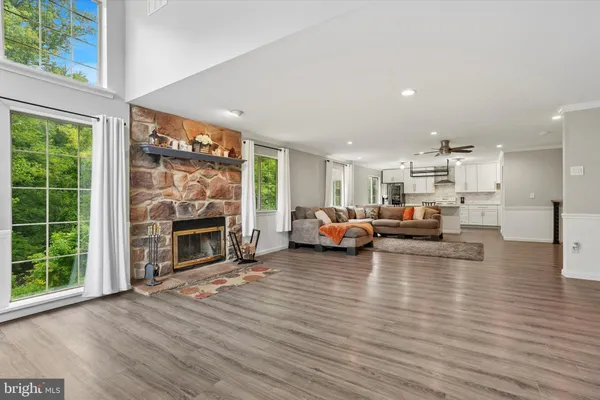455 BROWN BRIAR CIR