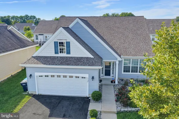 113 E CLARENDON DR