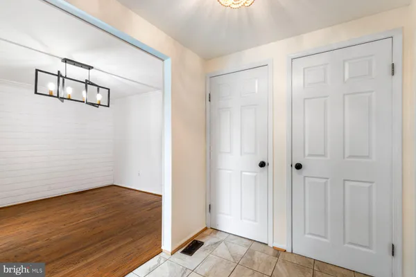 2 TOPWOOD CT