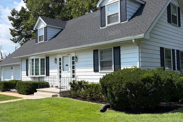 303 HERMITAGE DR