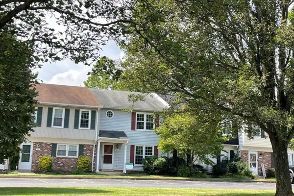 410 FOREST CT
