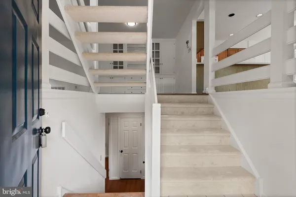 53 CABOT DR