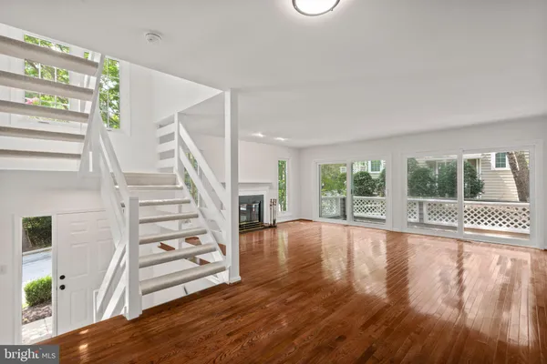 53 CABOT DR