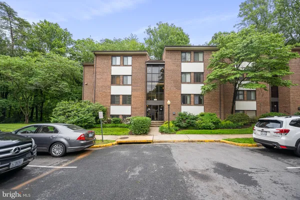 1423 NORTHGATE SQ 11