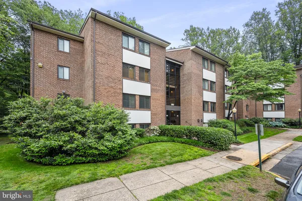 1423 NORTHGATE SQ 11