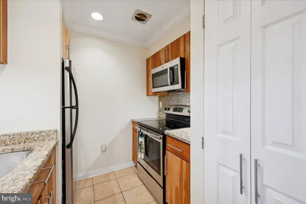 1601 SPRING GARDEN ST 205