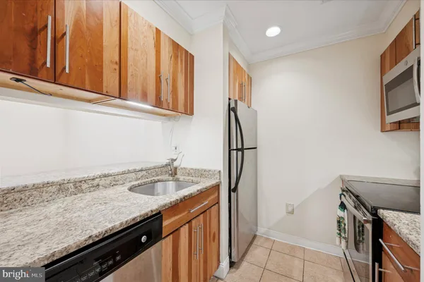 1601 SPRING GARDEN ST 205