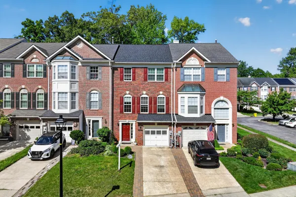 3228 ESCAPADE CIR
