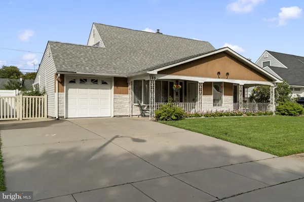 189 KENWOOD DR