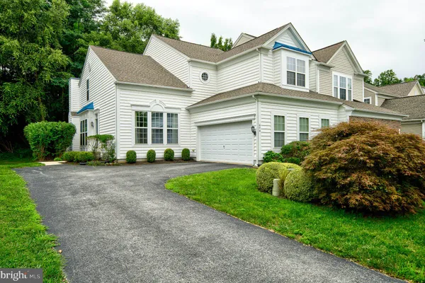 646 CHURCHILL RD
