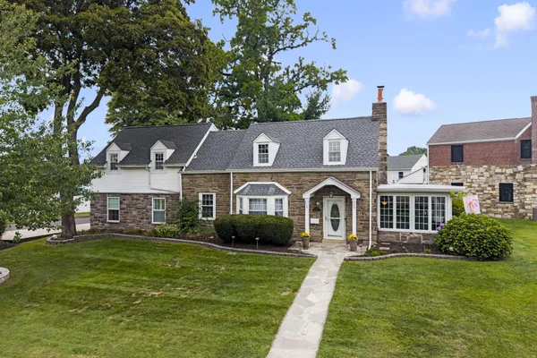 79 MANOR CIR
