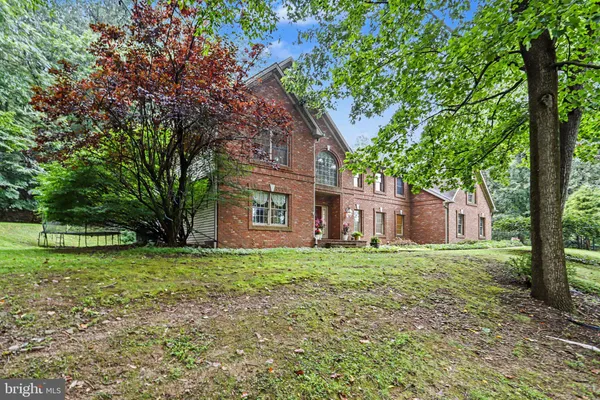 659 HUNTERS LN