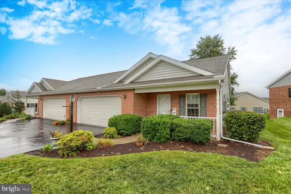 12 CREEK BANK DR
