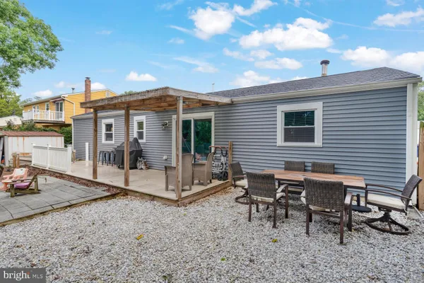 7 SPRUCE DR