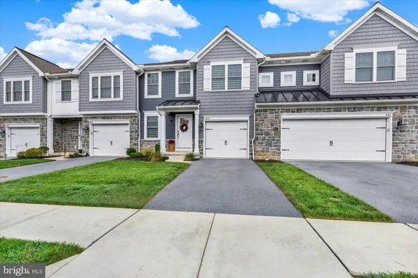 403 MAYAPPLE DR