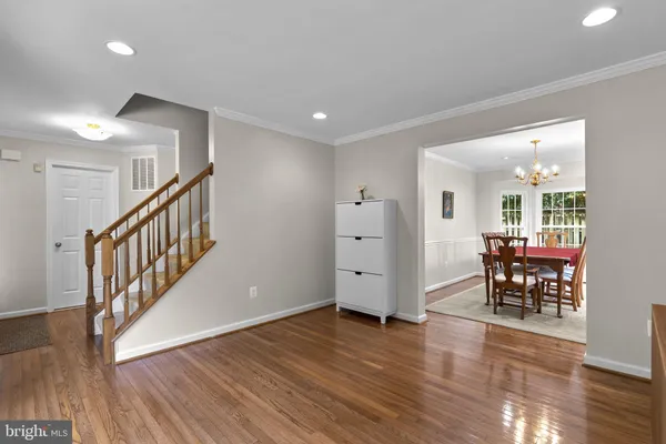 2704 LINDENWOOD DR