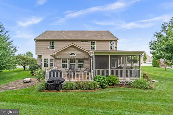8711 FAIRWAY CT
