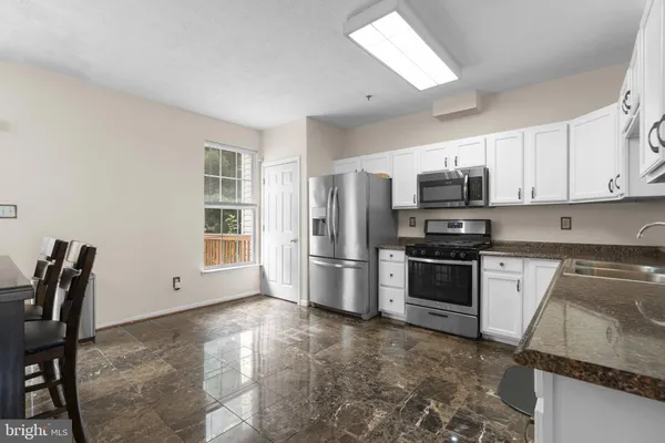 1725 SEA PINE CIR