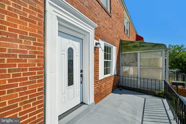 628 ROUNDVIEW RD
