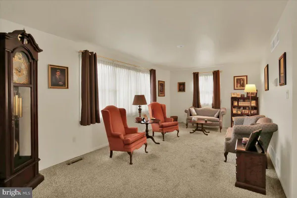 716 TAMARACK TRL