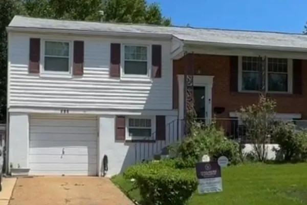 711 APPLETREE CT