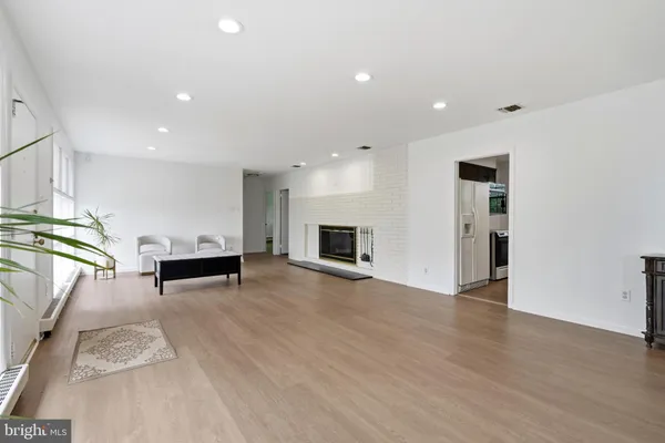 707 FORREST AVE