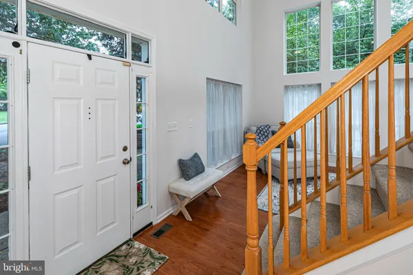1 HOWE CT
