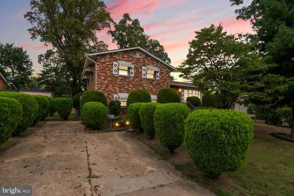 420 BURNT MILLS AVE