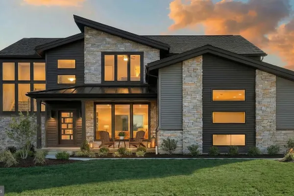 256 W VALLEY RD